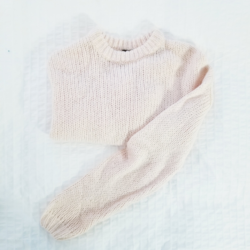 H&M Divided | Pink Crop Crew Knit Sweater